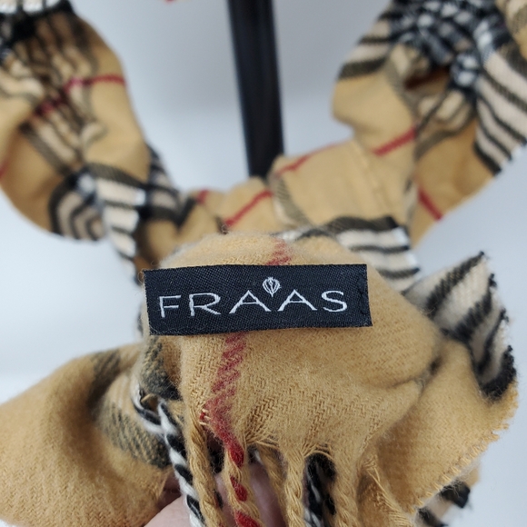 Fraas Scrunch Plaid Scarf with Tassles - Picture 6 of 7